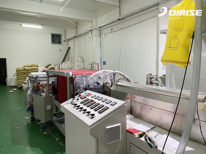 德瑞斯-熔喷布设备挤出机变频器应用案例-现场图片2